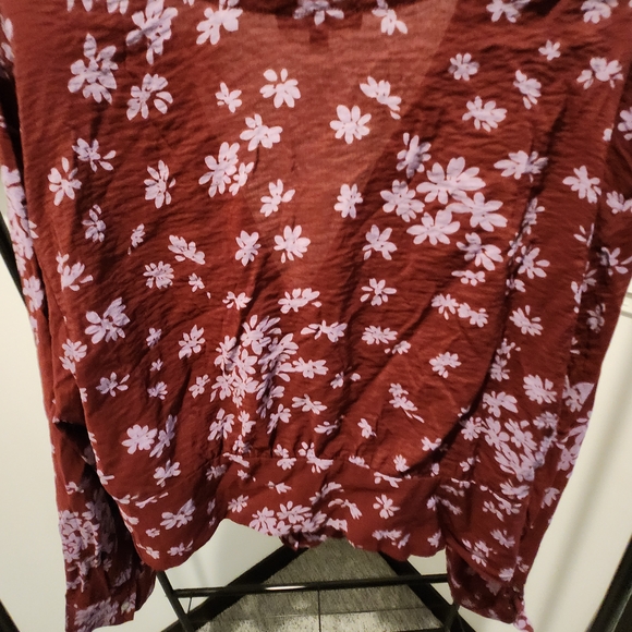 Madewell Burgundy Top with Lavender Floral Design XXL - Picture 6 of 6